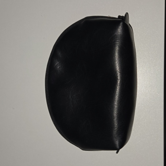 BEIS Black Small Cosmetic Bag - Picture 2 of 3